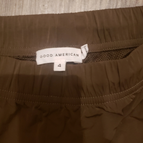 Good American Shine Boyfriend Cargo Pants - Picture 3 of 3